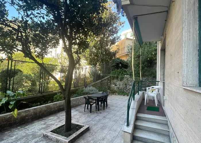 Casa Di Aldo: Una Casa Nel Centro Di Nervi.