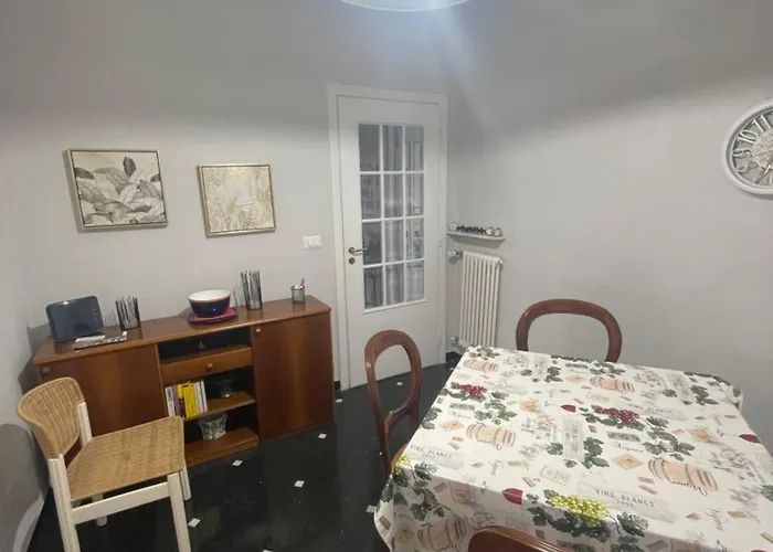 Casa Di Aldo: Una Casa Nel Centro Di Nervi.