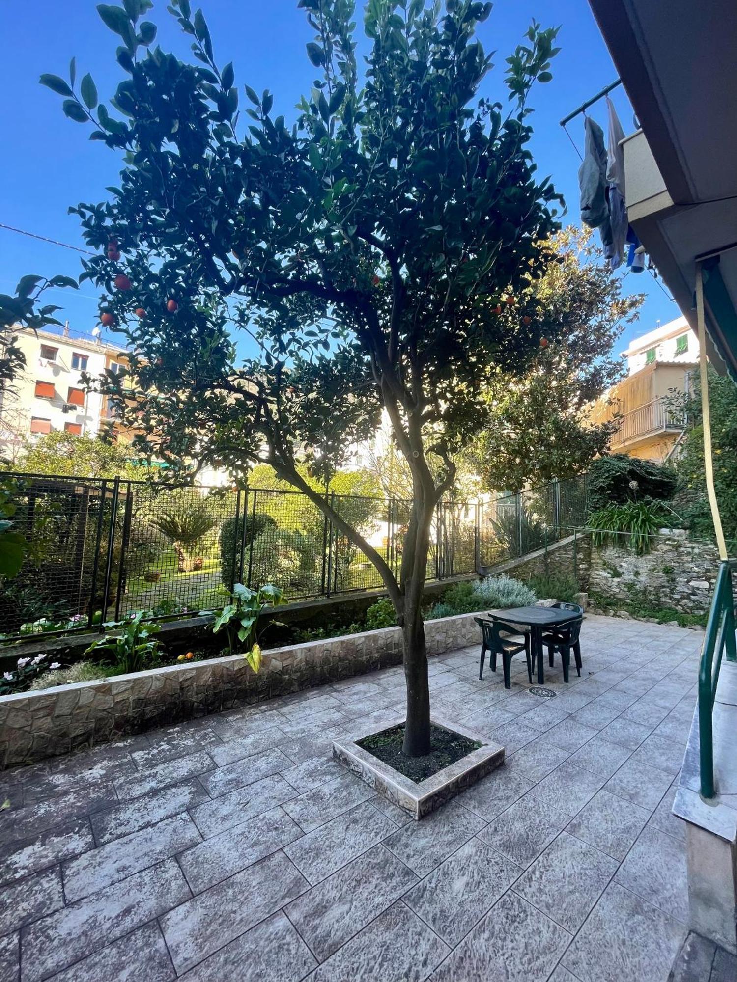 Casa Di Aldo: Casa Nel Centro Di Nervi. Genua